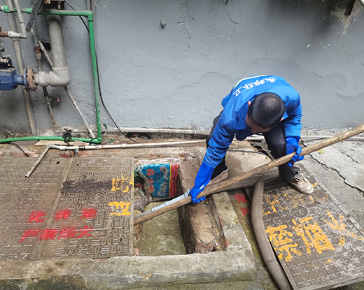 南区街道清掏化粪池